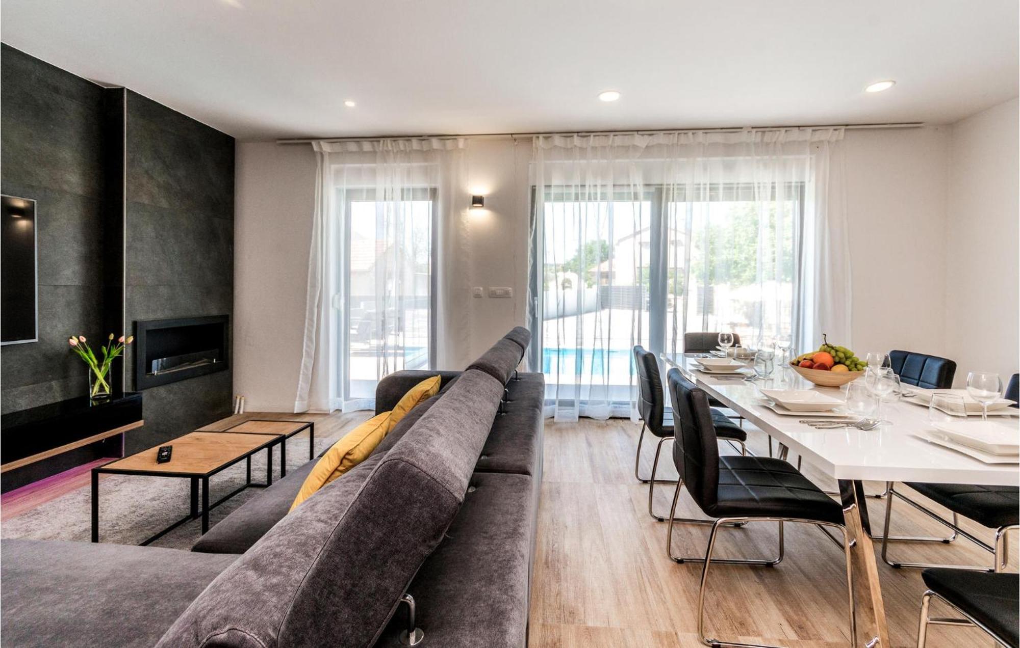 3 Bedroom Beautiful Home In Rastane Donje Donje Rastane Bagian luar foto