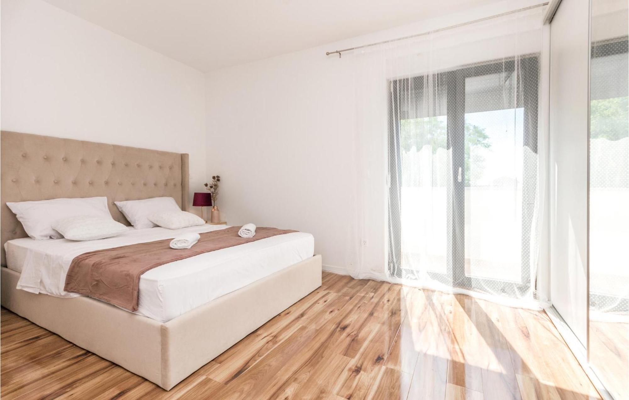 3 Bedroom Beautiful Home In Rastane Donje Donje Rastane Bagian luar foto