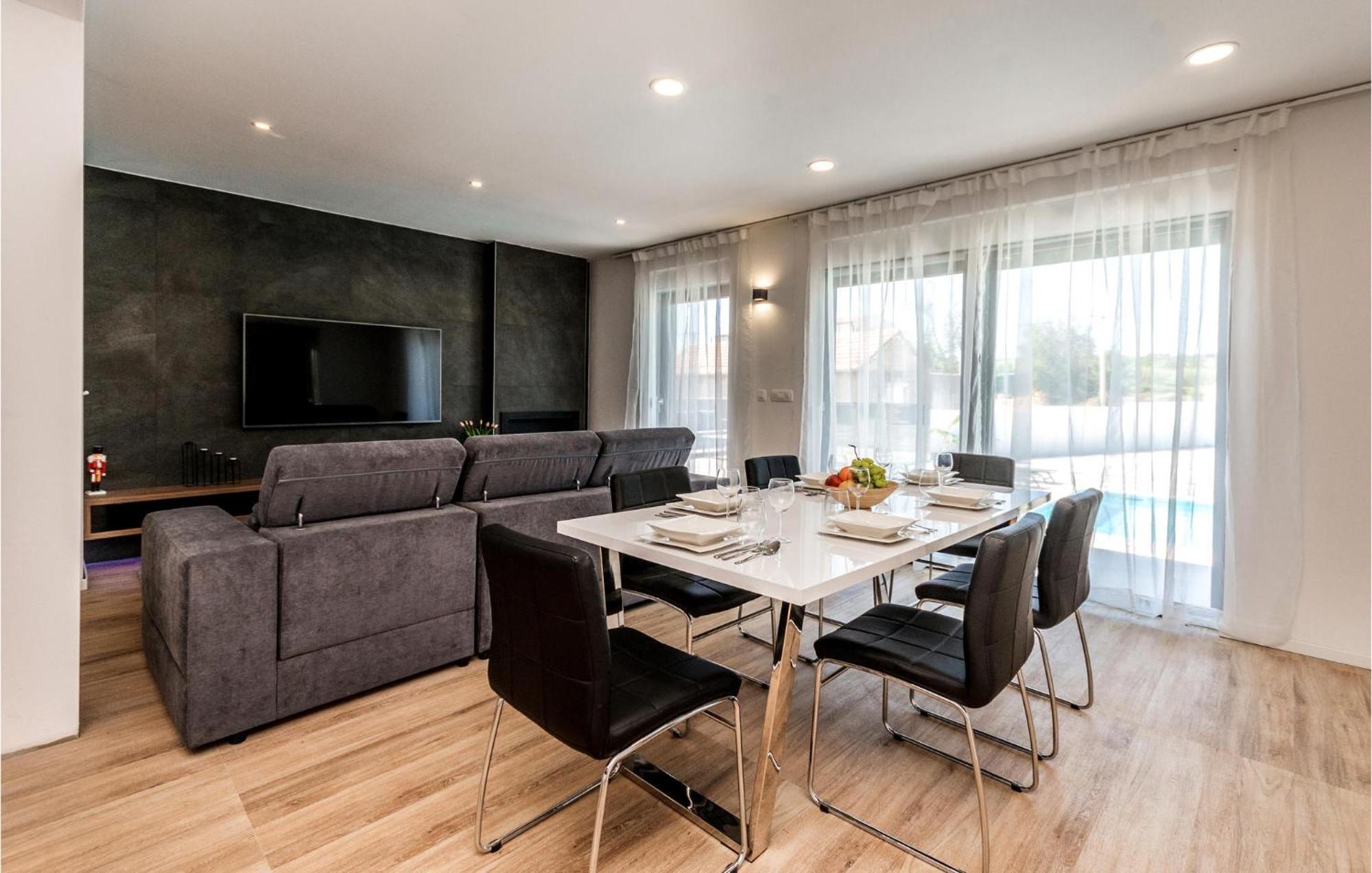 3 Bedroom Beautiful Home In Rastane Donje Donje Rastane Bagian luar foto